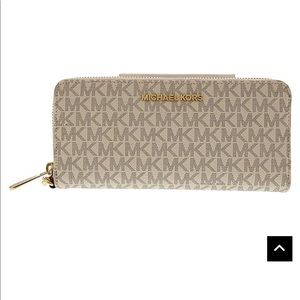 MICHAEL KORS Jet Set Travel Continental Wallet